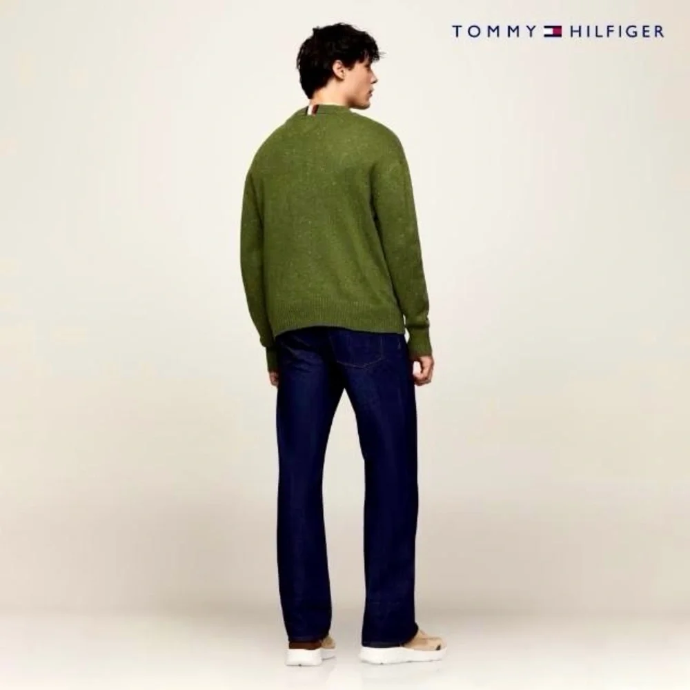 NWT Tommy Hilfiger Crewneck Sweater Unisex - Picture 4 of 12